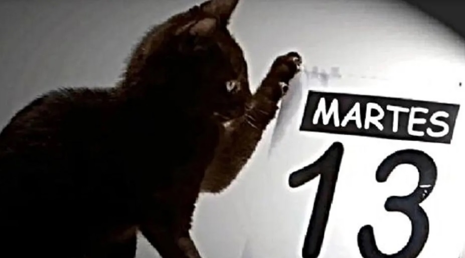 martes 13