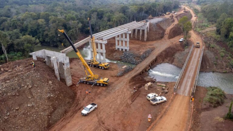 Vialidad Provincial avanza con la obra del nuevo puente Pindaytí