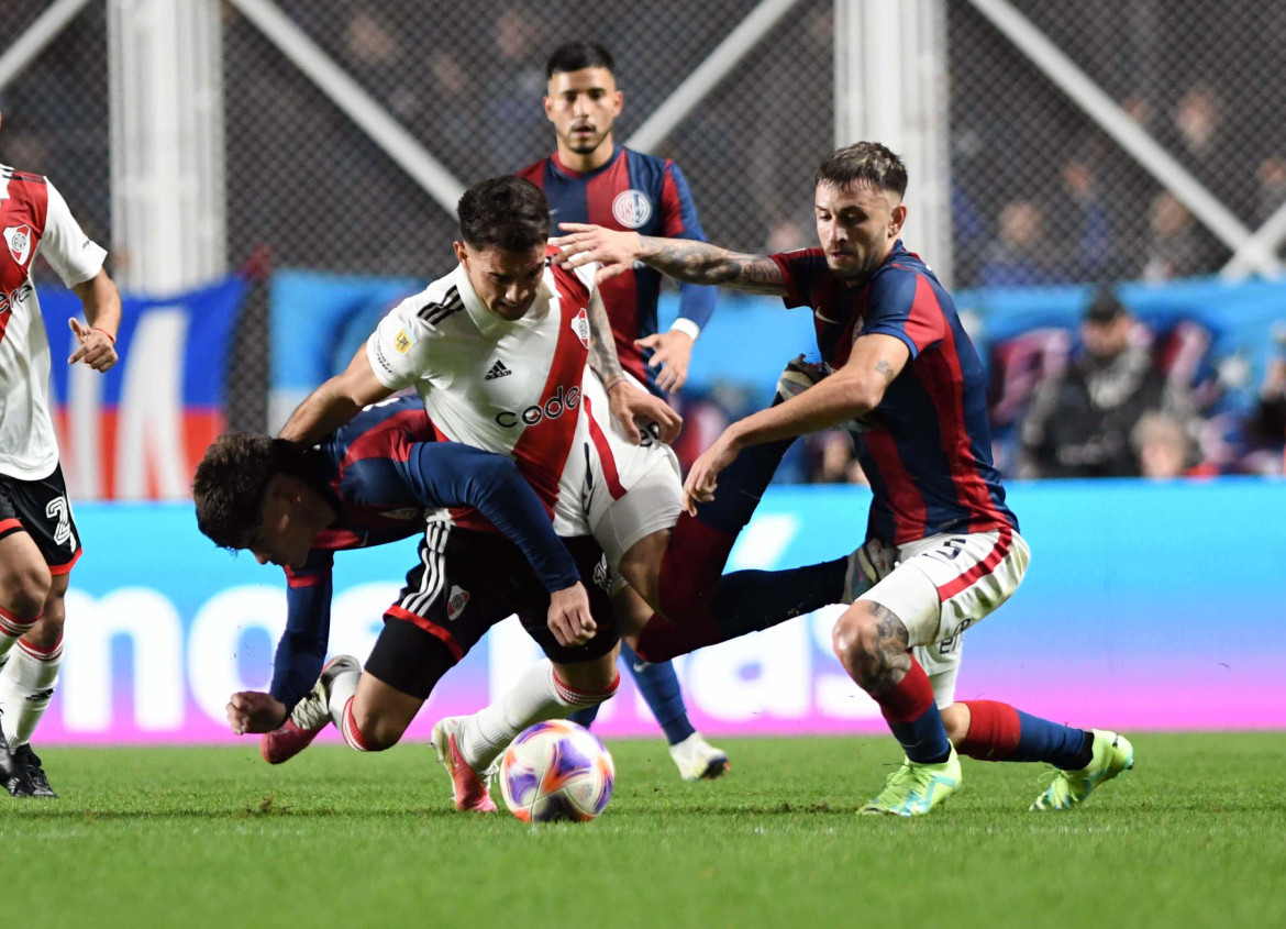 River no pudo con San Lorenzo y deberá esperar para ser campeón