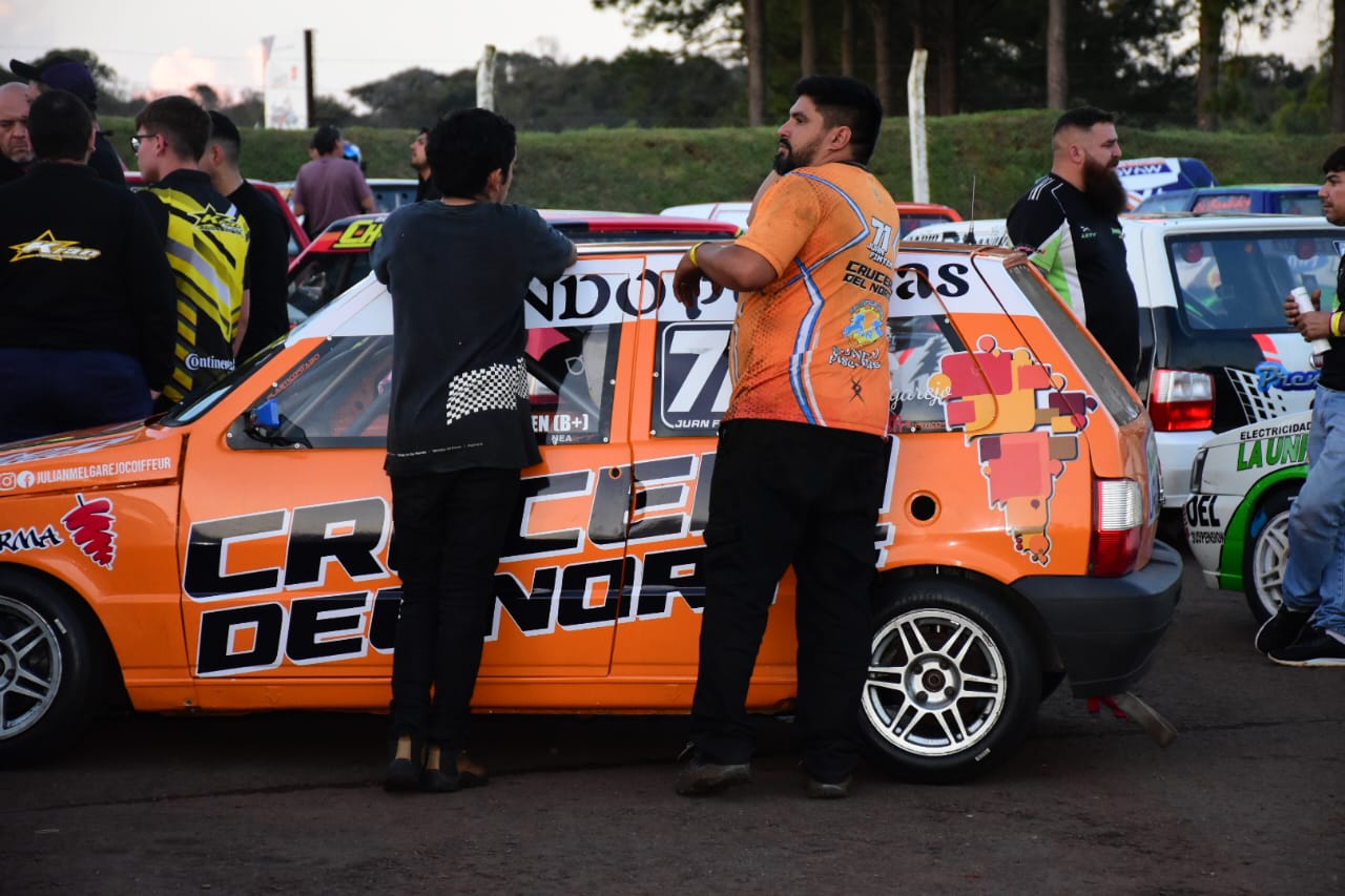 Con una ajustada clasificación, comenzó la cuarta fecha del Misionero de Pista en Oberá 2 4 - CLASE 1 SHOW 2 - 3