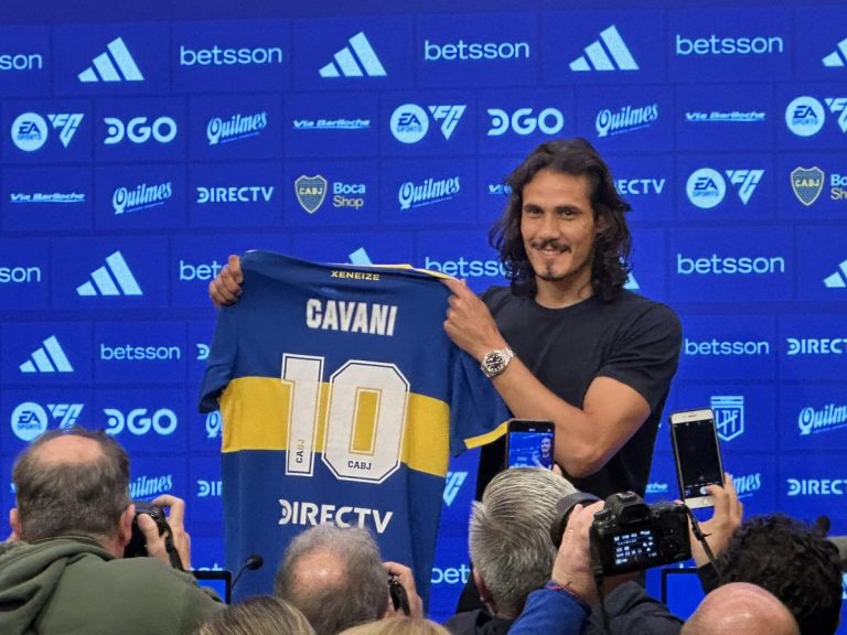 Cavani fue presentado oficialmente y se mostró ilusionado por el mundo Boca