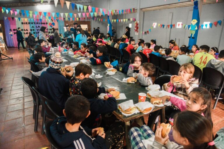 Cientos de niños pudieron disfrutar de la colonia de vacaciones del P.A.S. en Posadas