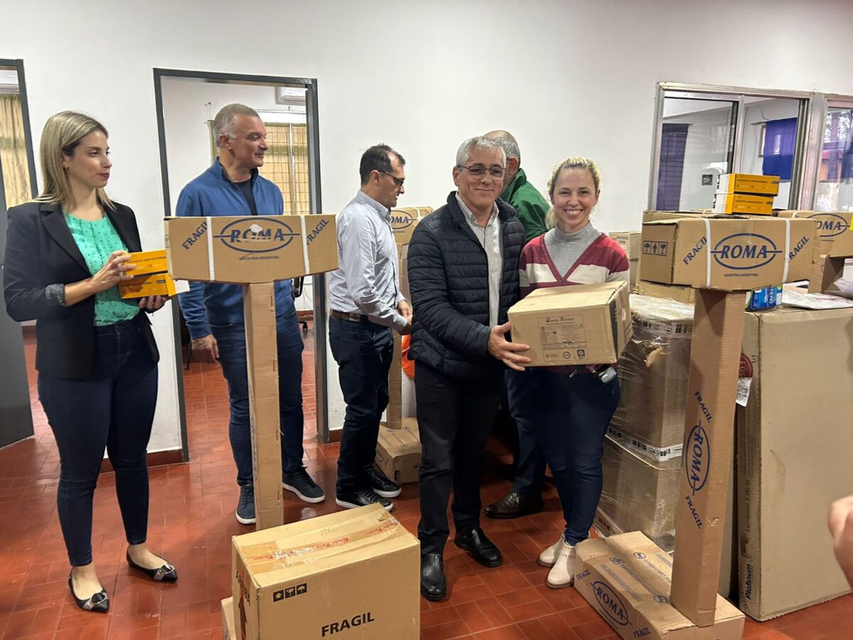 Salud Pública entregó equipamiento a hospitales de tres municipios de la zona centro 4 8 - Entrega 3 - 7