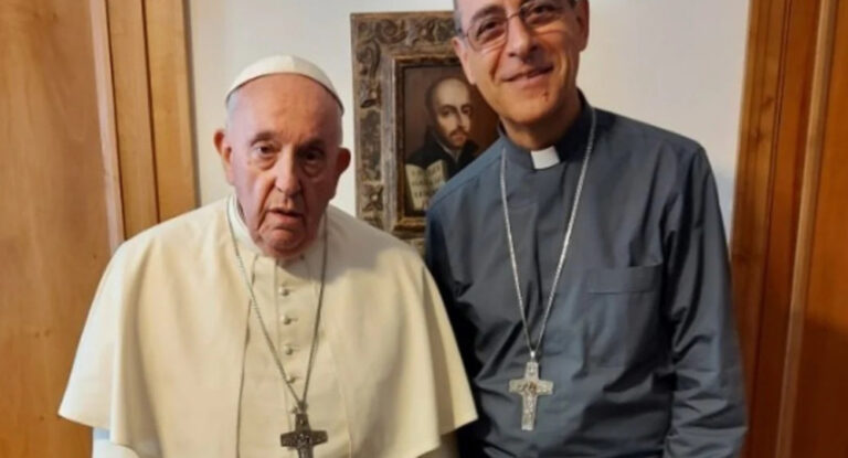 Francisco designó a un argentino en un cargo clave del Vaticano