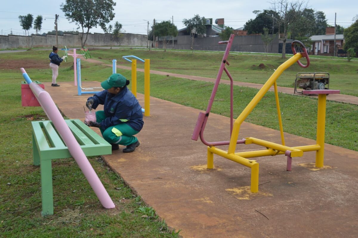 Posadas: culminaron tareas de embellecimiento en la plaza de Cocomarola Oeste 2 4 - IMG 20230725 WA0062 - 3
