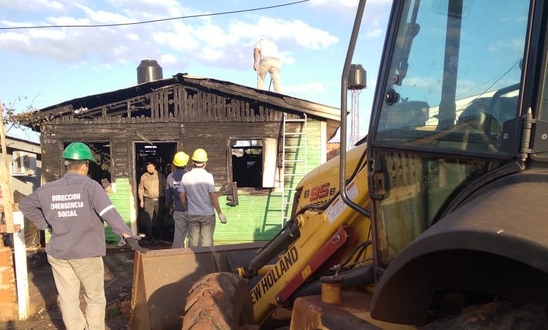 Asistieron a familia damnificada tras incendio en Itaembé Guazú