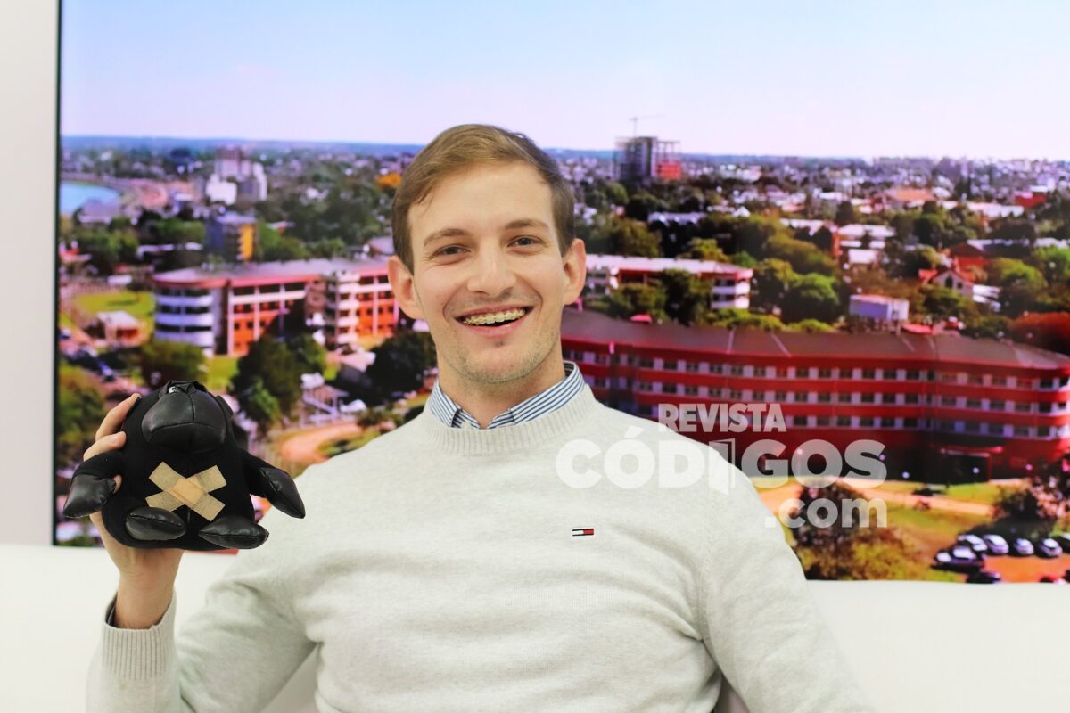 Rojas Decut y Safrán pasaron anoche por Códigos en la Tele 2 4 - Sonia y Safran 1 - 3