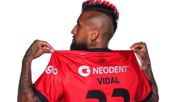 Athletico Paranaense presentó a Arturo Vidal como nuevo refuerzo