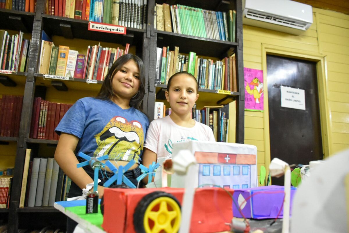 El aula maker Manantiales desarrolló un proyecto de casa inteligente que hizo podio en la última Copa Robótica