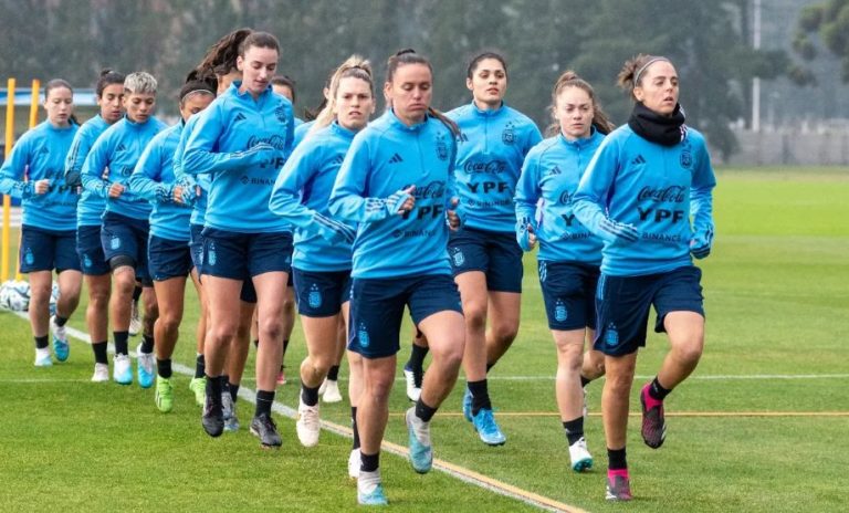 Fútbol femenino: la selección Argentina entrenó pensando en Suecia