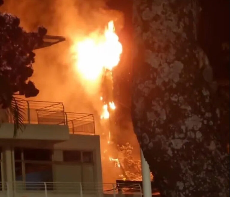 Se incendió un restaurante en la costanera de Posadas