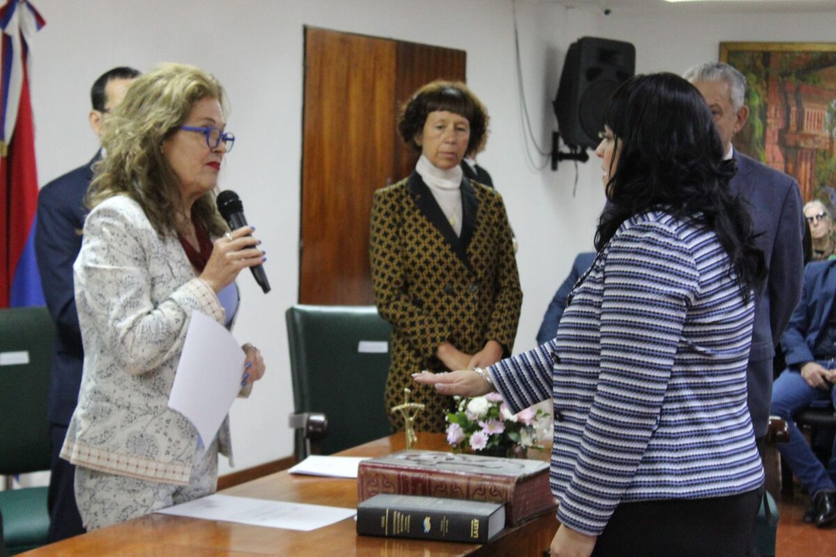 Juraron dos nuevos magistrados, una camarista y defensora en la Justicia misionera 5 Juraron dos nuevos magistrados, una camarista y defensora en la Justicia misionera