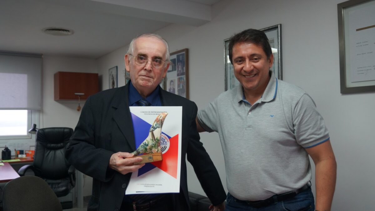 "Los Tres del Río" recibieron una distinción de la Legislatura por sus 50 años 