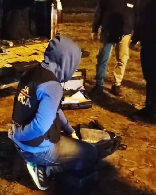 Intentaban subir a un colectivo con marihuana pero fueron detenidos 1 Intentaban subir a un colectivo con marihuana pero fueron detenidos