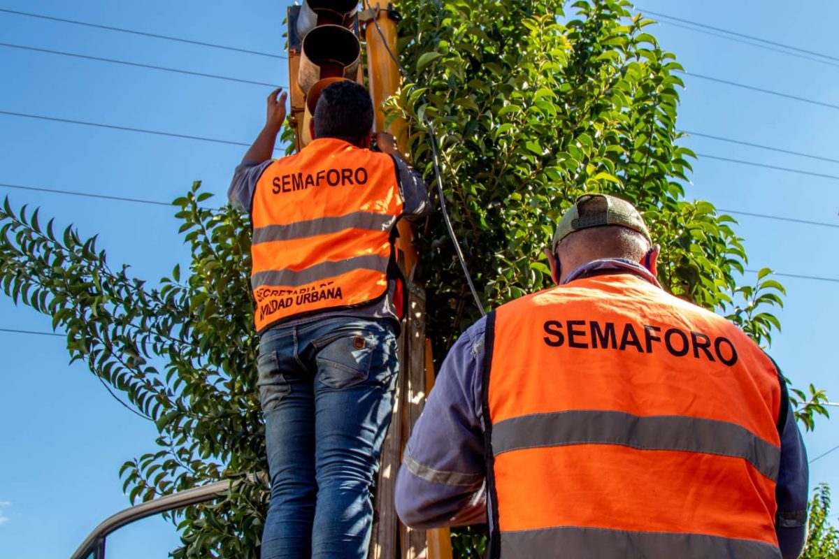 Habilitan semáforo en avenida Jauretche y Comandante Andresito de Posadas