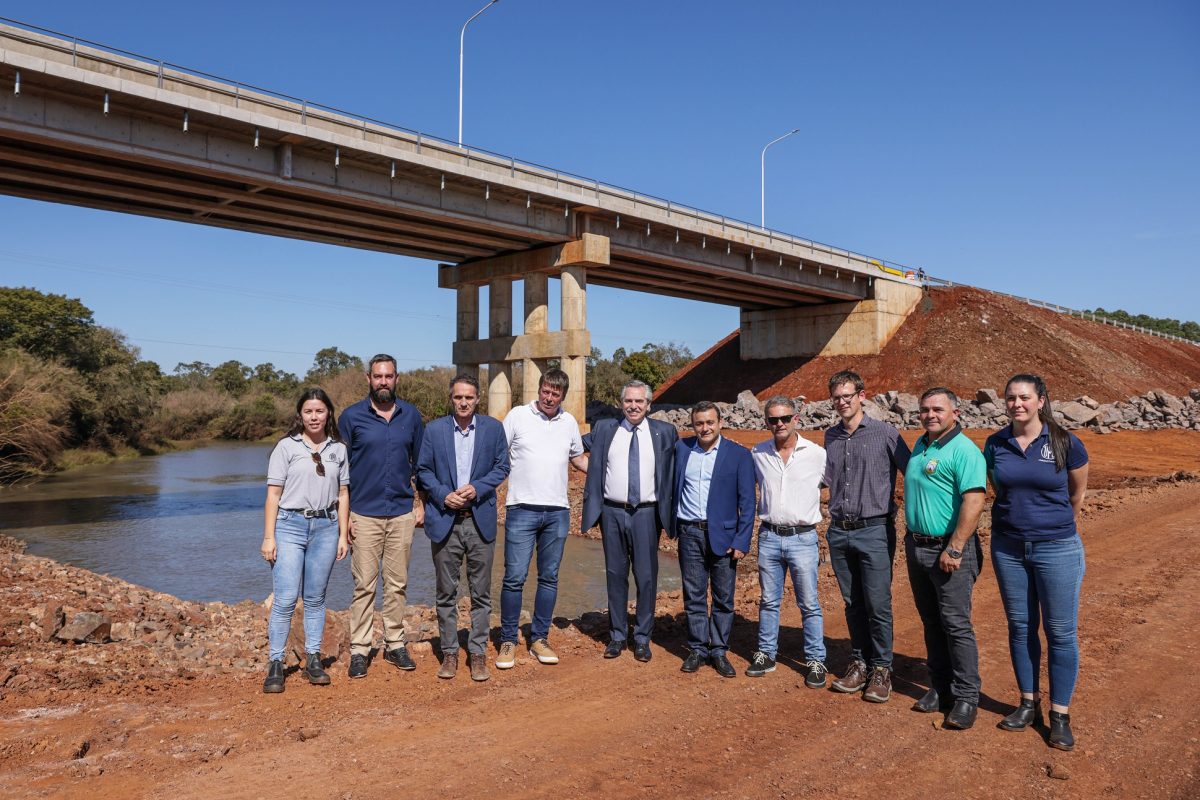 En su visita a Misiones, Alberto Fernández destacó la continuidad de obras públicas