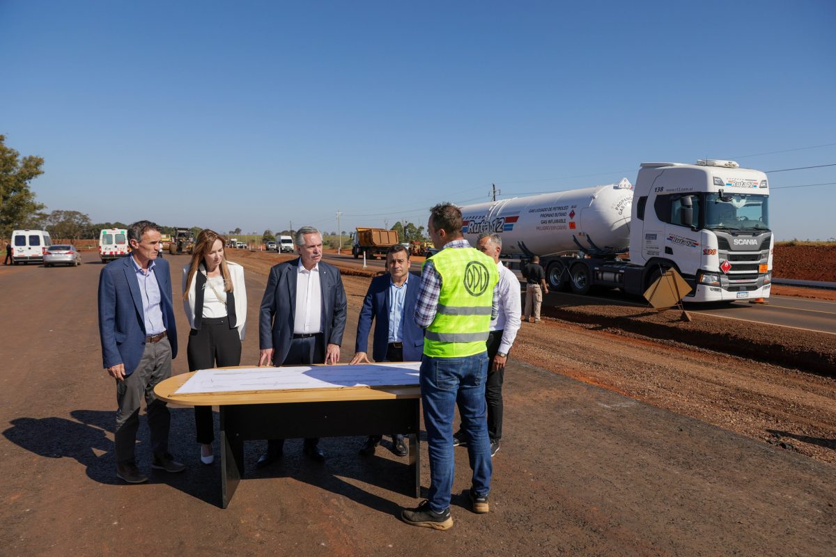 En su visita a Misiones, Alberto Fernández destacó la continuidad de obras públicas