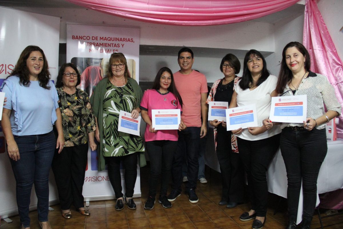 Unos 30 emprendedores participaron de los cursos de capacitación en diseño y confección textil