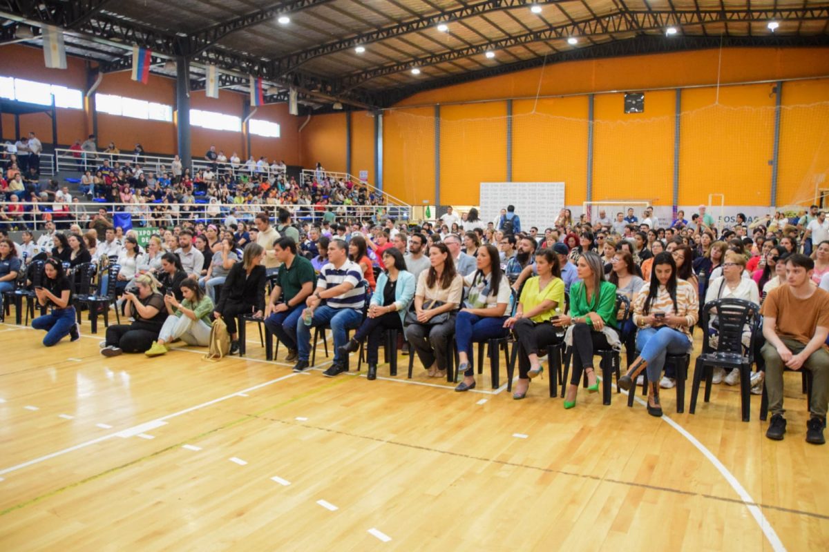 Gastón Pauls brindó una charla gratuita sobre "Prevención en Adicciones" en Posadas