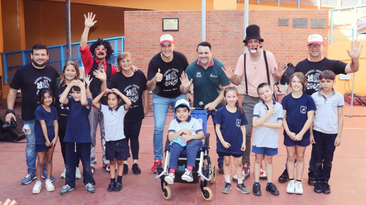 "Gurises Felices" animó a los chicos de la Escuela N° 110 de Posadas en el mes de las infancias 1 2 - Gurises Esc 110 Posadas1 - 1