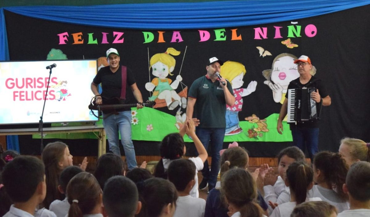 Gurises felices trasladó el festejo por el Mes de las infancias a El Soberbio 1 2 - Gurises esc fron 617 El Soberbio ag 2023 - 1