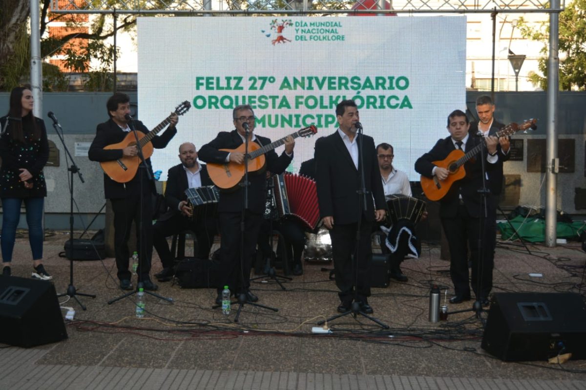 Realizaron celebración en honor al Día del Folklore en Posadas