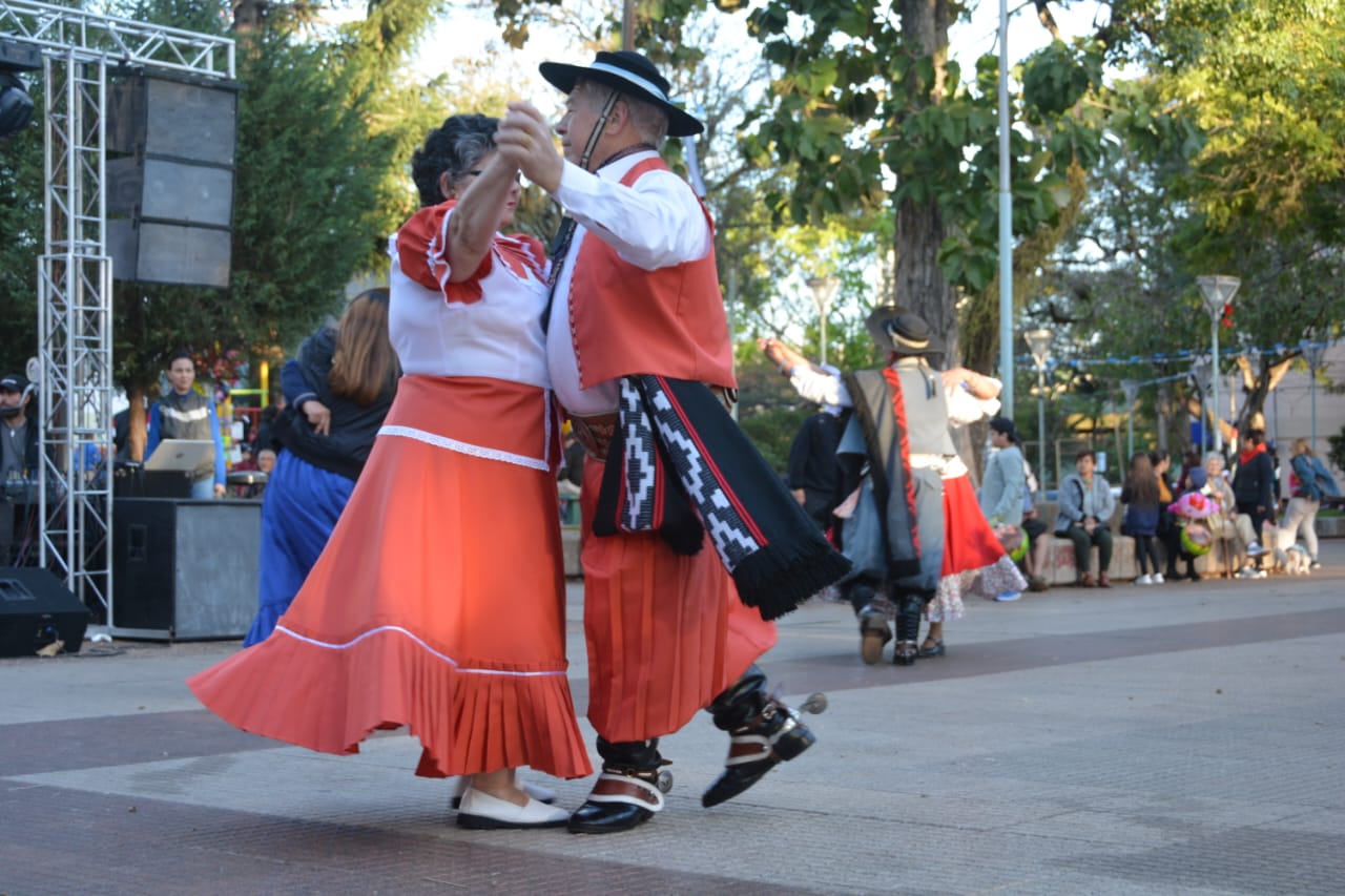 Realizaron celebración en honor al Día del Folklore en Posadas