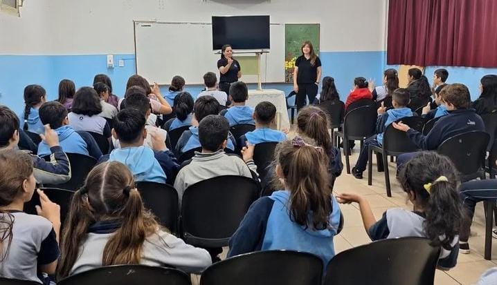 Promueven la igualdad y la comunicación inclusiva a través de la Lengua de Señas Argentina 2 Promueven la igualdad y la comunicación inclusiva a través de la Lengua de Señas Argentina