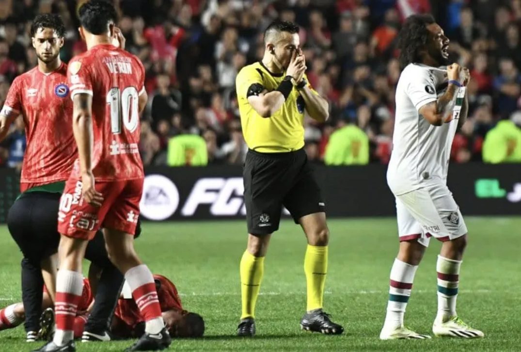 Escalofriante lesión de Luciano Sánchez en el empate entre Argentinos y Fluminense por Libertadores