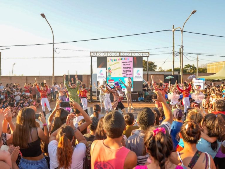 El programa “Por los Niños todo” inició con una gran convocatoria en el barrio Bicentenario de Posadas