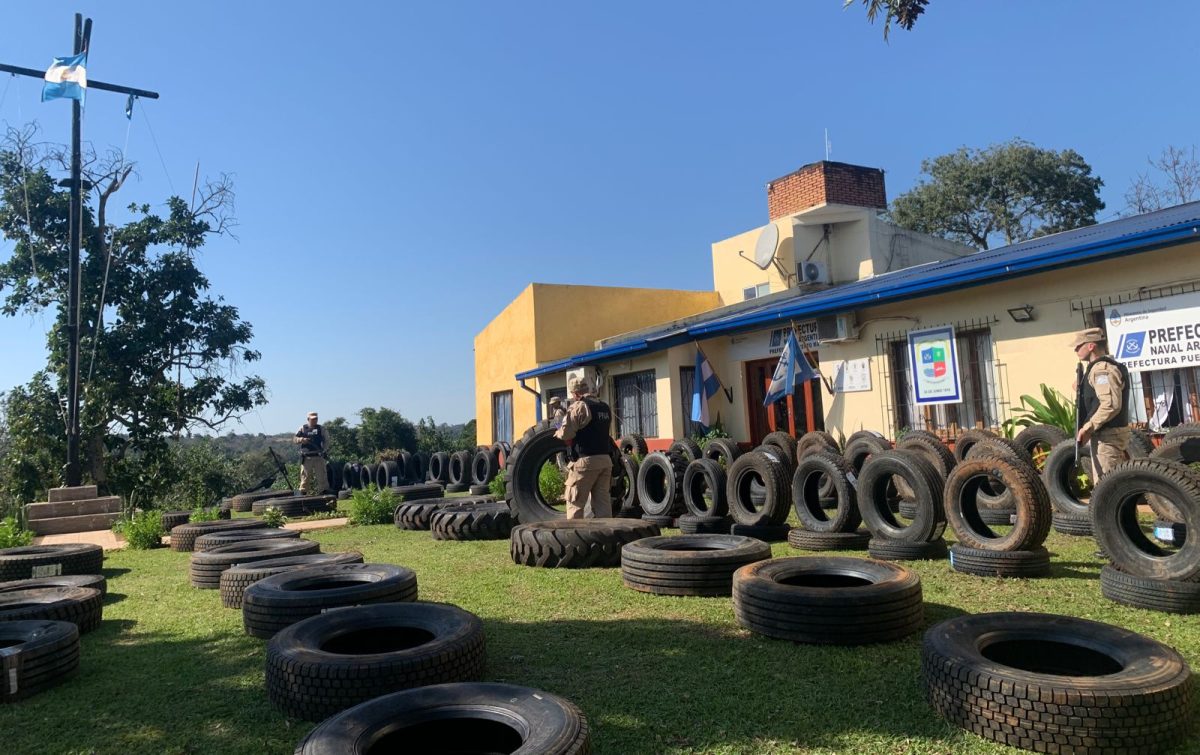 Prefectura decomisó un cargamento de neumáticos valuado en más de $14 millones en Misiones 2 4 - Prefectura Neumaticos Misiones 1 - 3