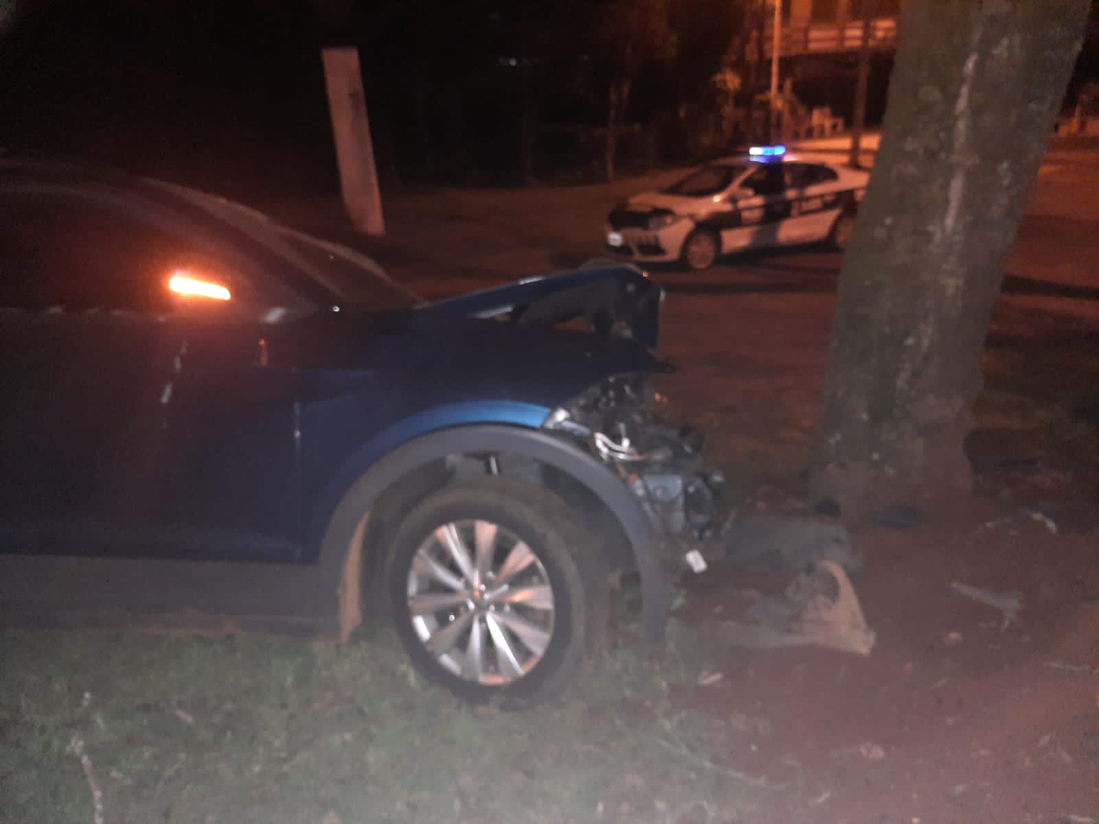 Vehículo despistó y chocó en Montecarlo y sus ocupantes lo dejaron abandonado
