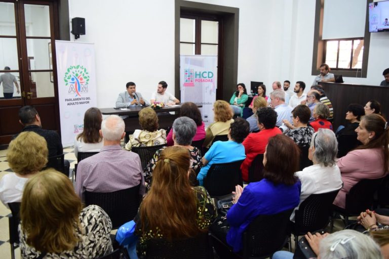 Posadas lanzó su Parlamento Municipal del Adulto Mayor