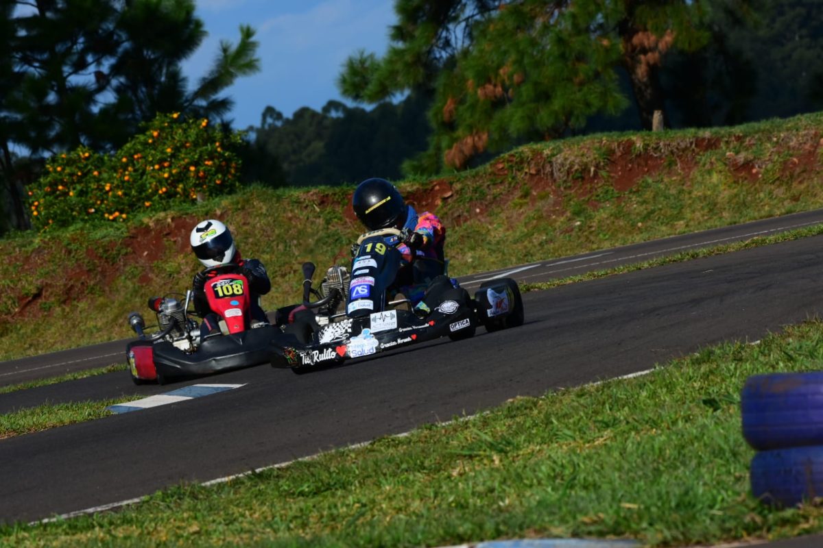 Karting en Pista: más de un centenar de pilotos para desafiar el veloz circuito obereño