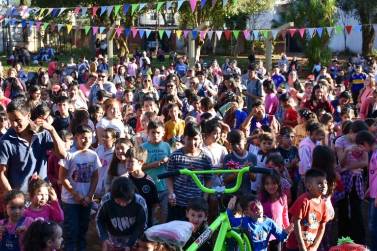 Más de 500 niños festejaron su día en Villa Cabello
