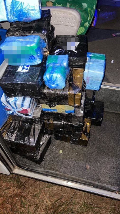 Detuvieron un micro que transportaba celulares y baterías valuados en $22 millones en Fachinal 2 Detuvieron un micro que transportaba celulares y baterías valuados en $22 millones en Fachinal