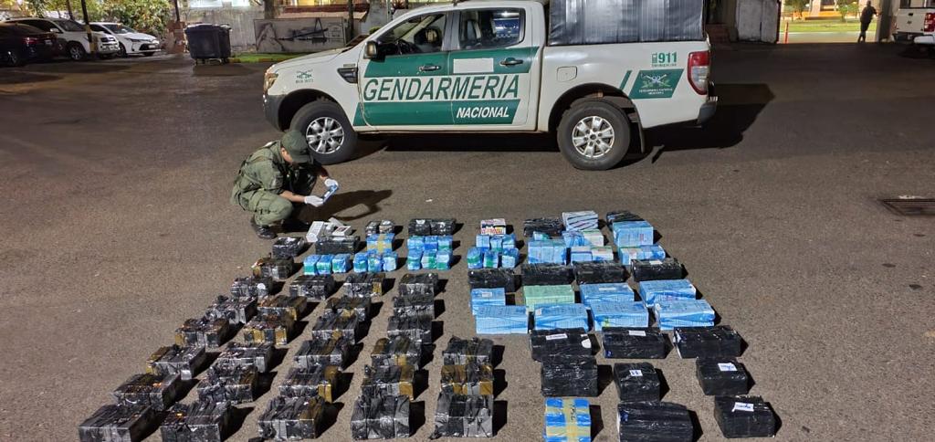Detuvieron un micro que transportaba celulares y baterías valuados en $22 millones en Fachinal