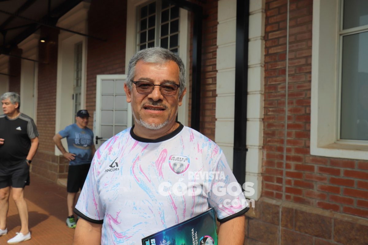 Este fin de semana se desarrollará la 29° edición del Torneo Nacional de Fútbol Veterano en Posadas 2 4 - Alejandro Comas presidente AAVF 1 - 3