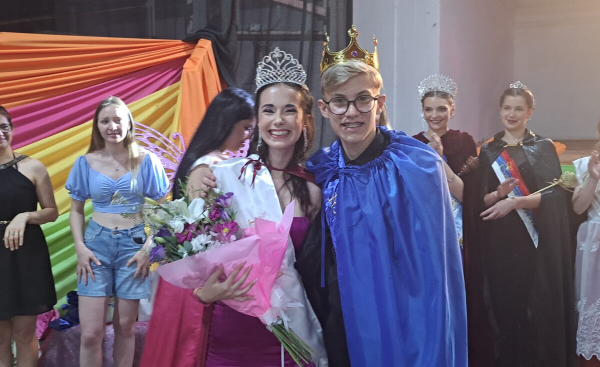 Campo Grande corono al rey y la reina de los estudiantes 10 - 5