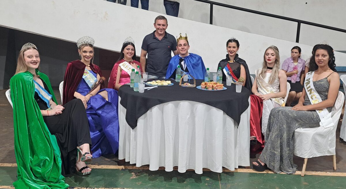 Campo Grande corono al rey y la reina de los estudiantes 5 - 13