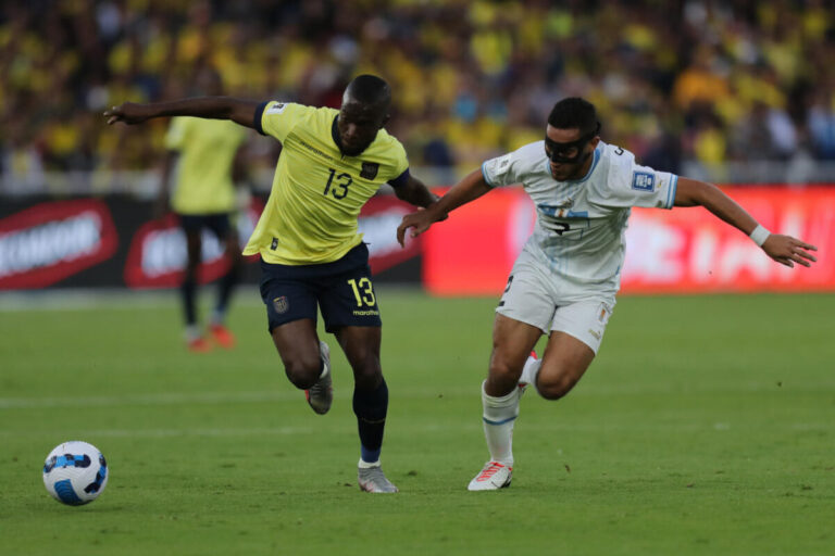 El Uruguay de Bielsa perdió ante Ecuador por las Eliminatorias