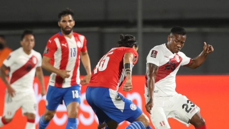 Paraguay abre las Eliminatorias recibiendo la visita de Perú