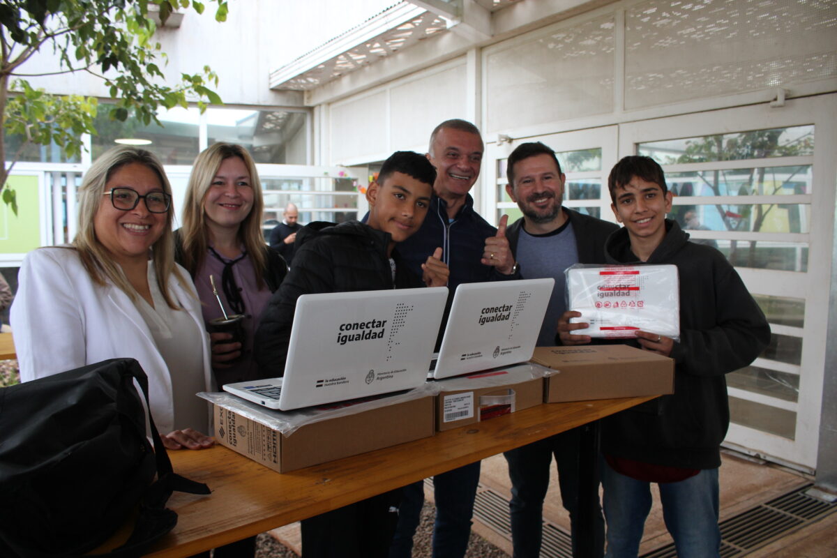 Más de 1246 estudiantes misioneros recibieron netbooks de Conectar Igualdad en una nueva etapa de entregas