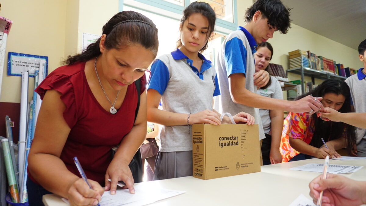 Más de 1246 estudiantes misioneros recibieron netbooks de Conectar Igualdad en una nueva etapa de entregas