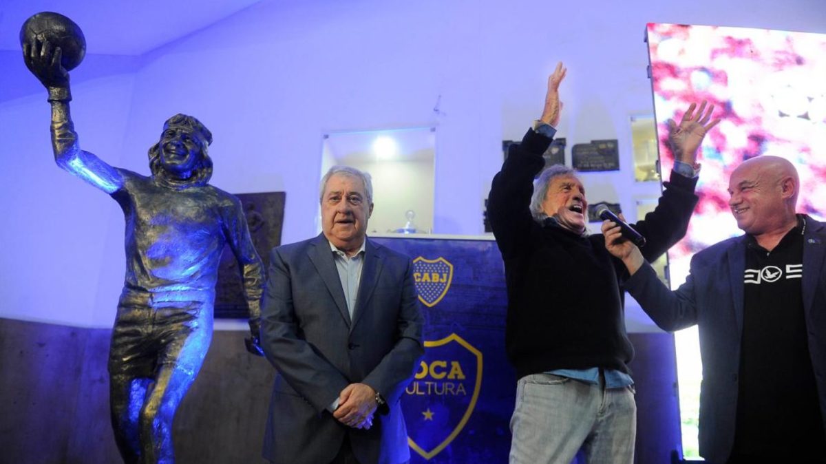 Boca presentó la estatua en homenaje a Hugo Gatti