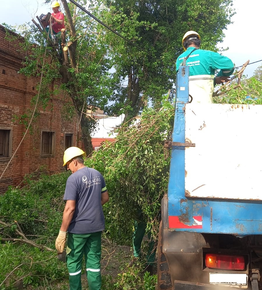 Realizan trabajos preventivos en Posadas ante el anuncio de precipitaciones