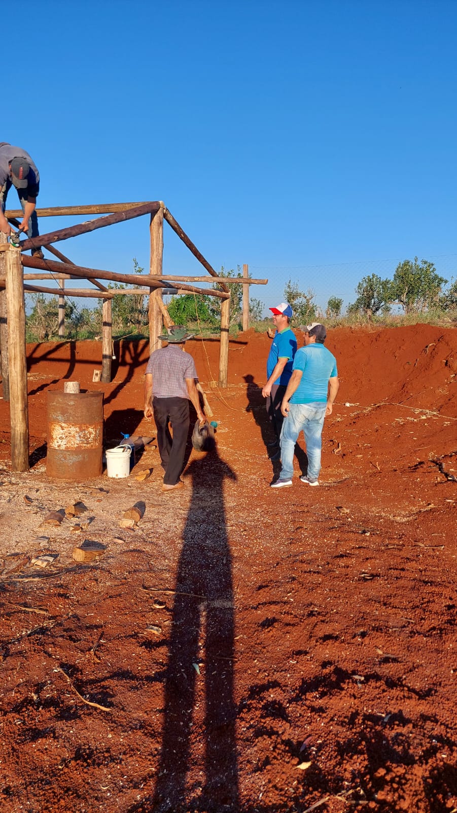 Construyen un invernadero para productores agrícolas en San Vicente