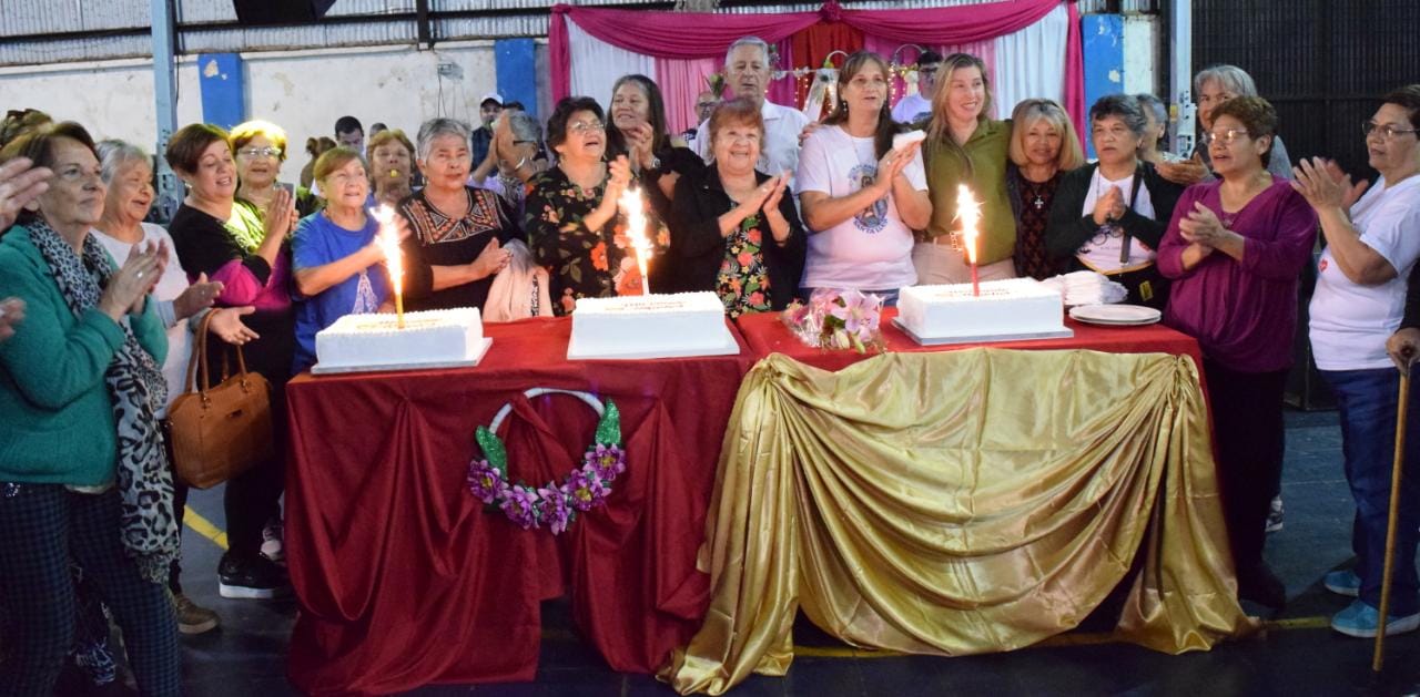 El programa "Mateando con los Abuelos" cerró septiembre a puro festejo 2 4 - Mateando Club Racing sep 2023 1 - 3