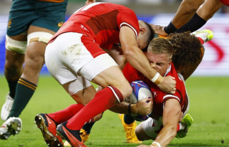 Gales aplastó a Australia y se aseguró la clasificación en el Mundial de Rugby