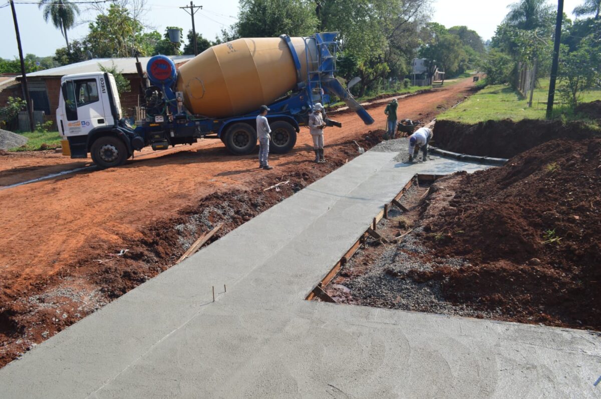 Realizan obras hidráulicas en la chacra 141 de Posadas para prevenir inundaciones